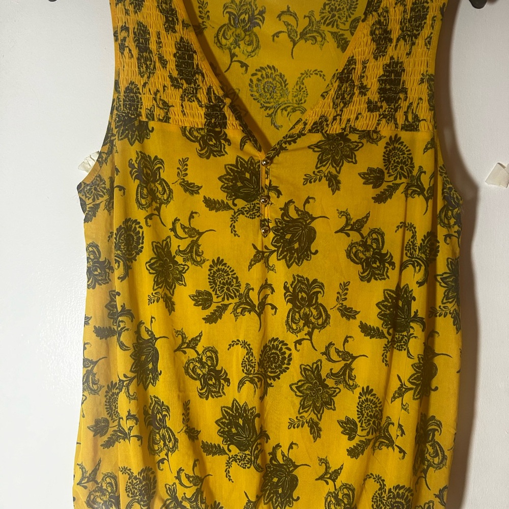 Ember Size Large Yeklow Floral Peasant Top
